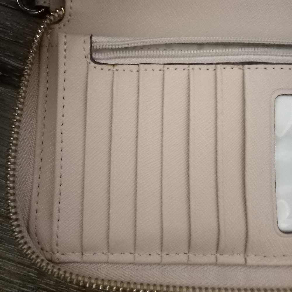 EUC: MICHAEL KORS, WRISTLET/ZIP-UP BLUSH COLOR WALLET! - Picture 7 of 16